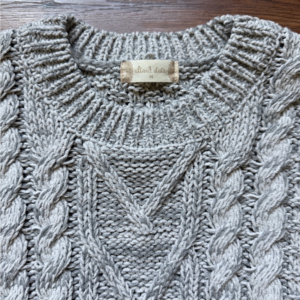 Altar’d State Women’s Gray Chunky Cable Knit Long Sleeve Sweater Size Medium - Picture 5 of 9